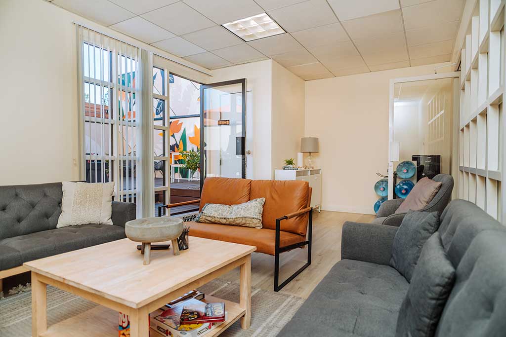 About Us 10 skyline-living-loby-2